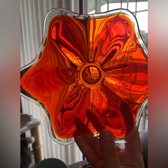 Vintage VIKING Glass Art Glass 6 Petal Persimmon Amberina Bowl - Picture 5 of 7